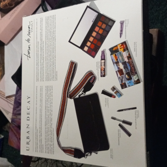 RARE VINTAGE URBAN DECAY BORN TO RUN MAKEUP VAULT - Picture 9 of 9